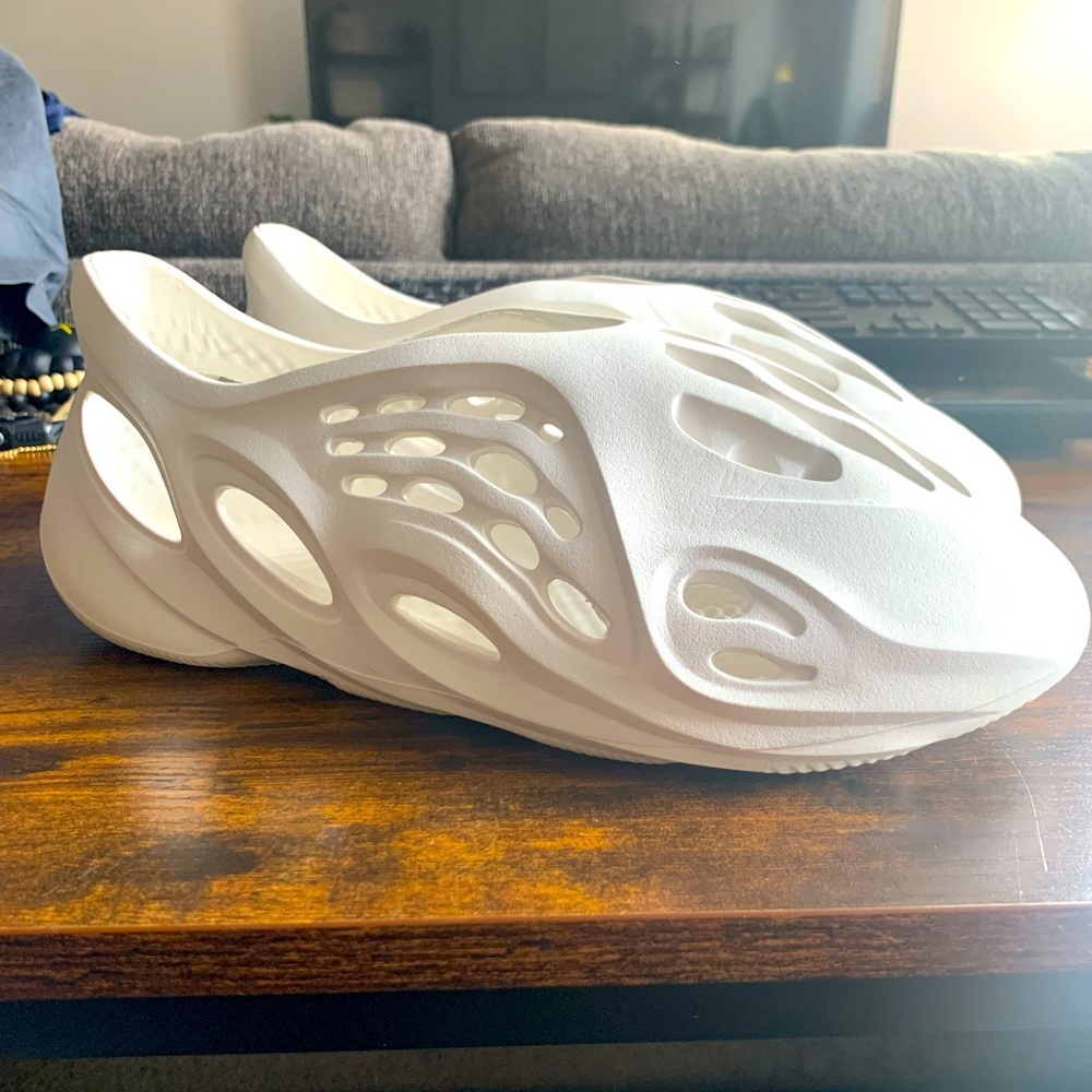 adidas YEEZY Foam RNNR Sz. 11